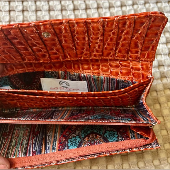 BIG BUDDHA Crocodile Croc Faux Leather Reptile Long Wallet Clutch Rust Orange - Picture 3 of 8
